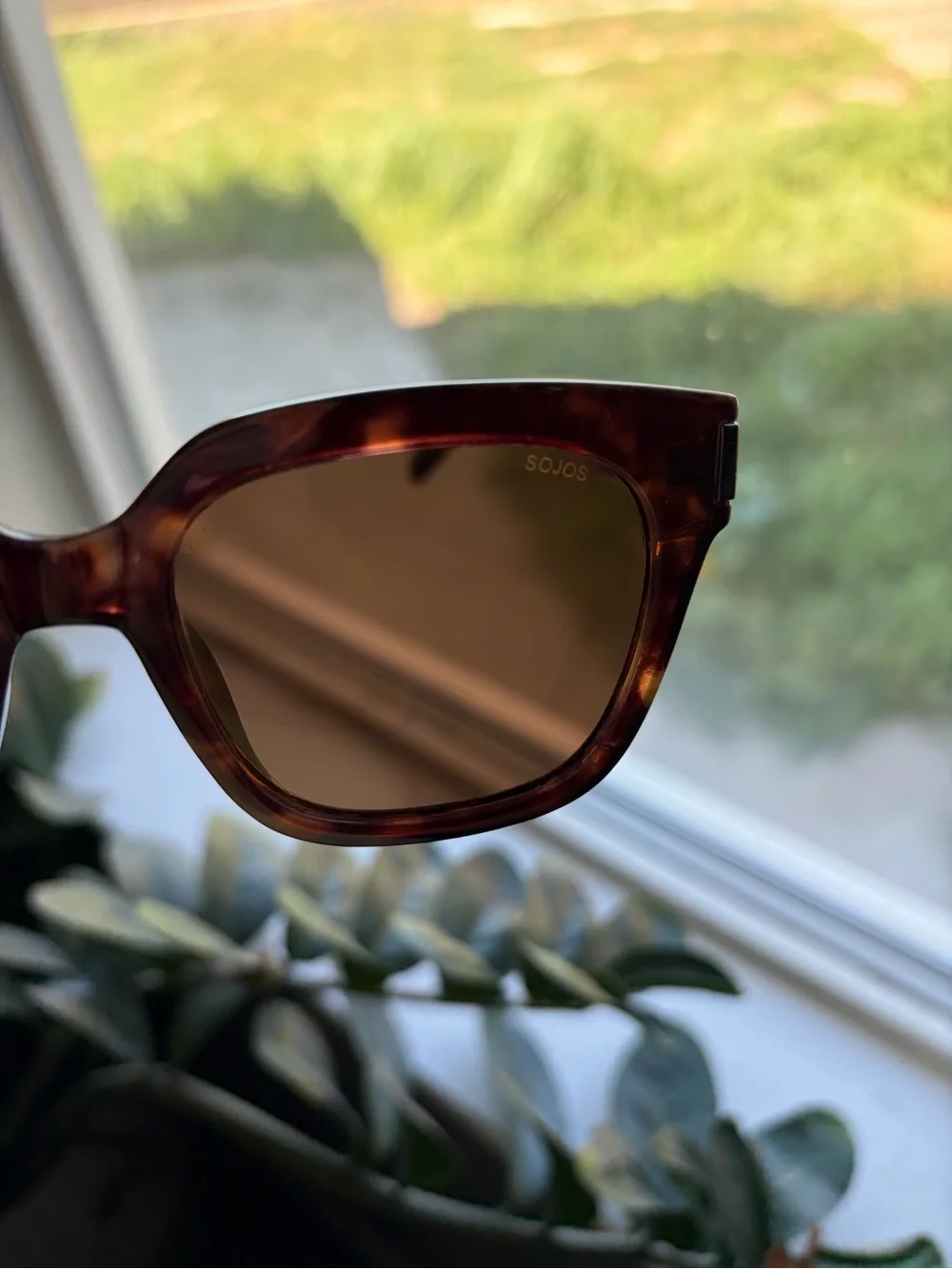 Sojos Brown Tortoise Women's Sunglasses - Classic UV Protection
